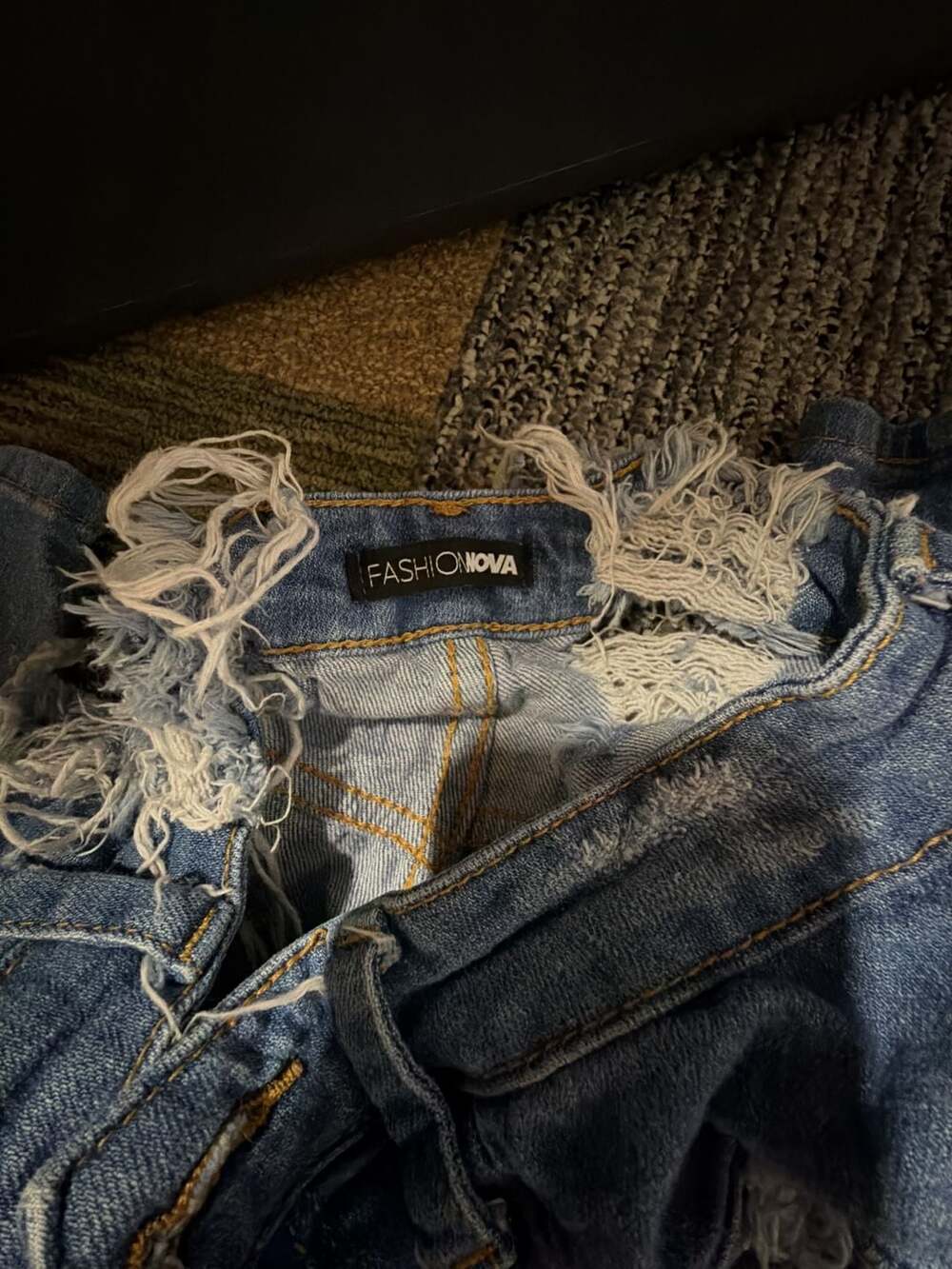 Fashion Nova Size 7 Distressed Skinny Jeans - Picture 2 of 5